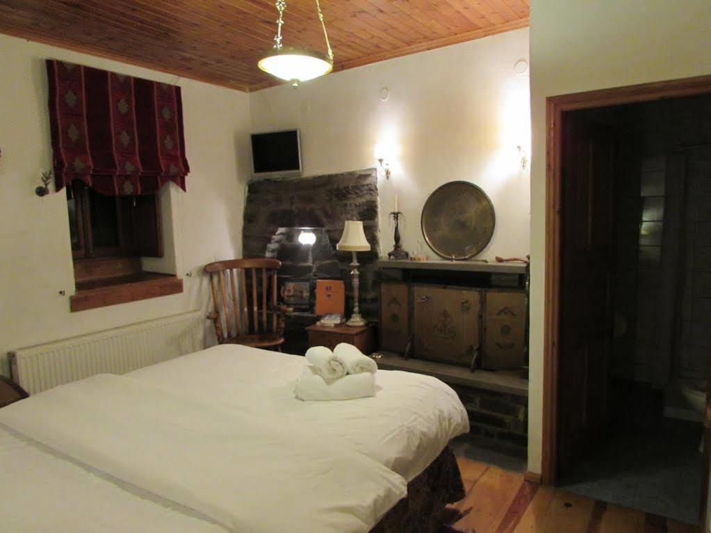 Traditional Rooms Karaouli ปาปิงโก ภายนอก รูปภาพ